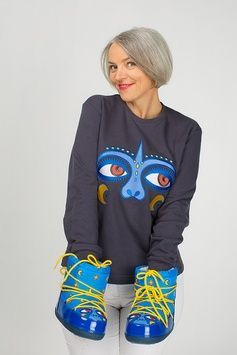 Women's sweatshirt with monkey eyes